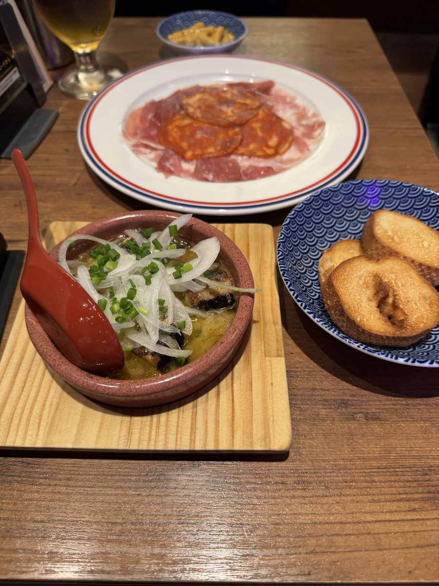 tossy_white's tweet photo. 今日のライブ、控えめに言っても最高だった。fhánaは初参戦だったけど、とても暖かい感じがした。次が楽しみ‼️
ライブで踊って使った体力をチャージしてから帰りましょ。

#fhána
#fhána_Worldlines https://t.co/rqoZNkzzoM
