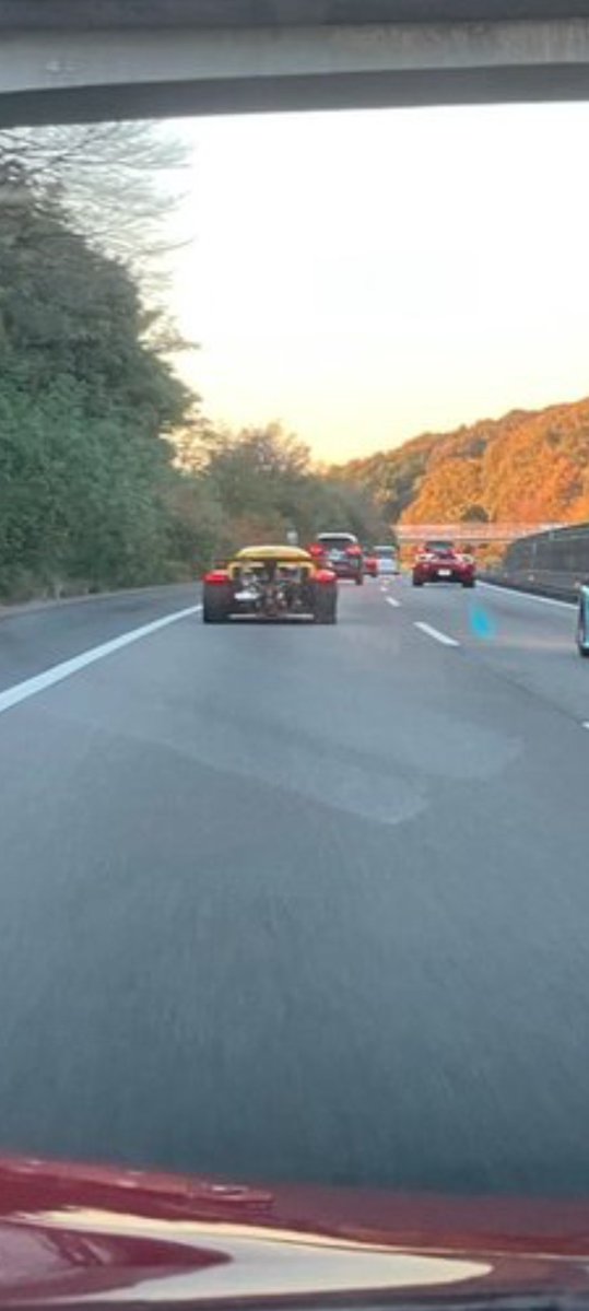 ripobitanium's tweet photo. @Ryu__EUREKA 今写真をよく見てめっちゃ気になったんですけどこの車はなんですか？ https://t.co/bAbyEZPMhL