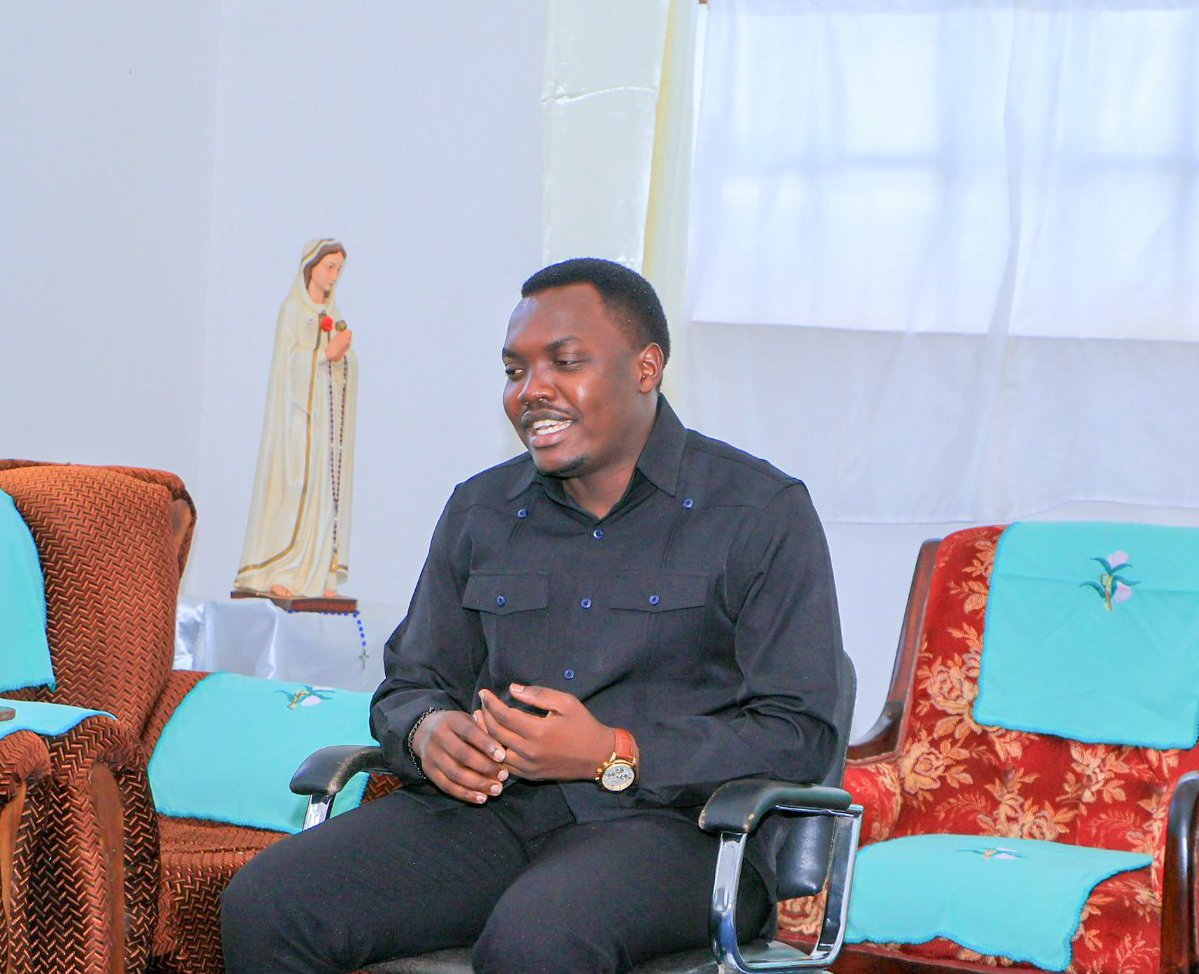 AruaCityMayor's tweet photo. His Worship @LAlionzi paid a courtesy visit to Rt. Rev. Sabino Ocean Odoki, Bishop of Arua Catholic Diocese, accompanied by the City Education Officer and the City Legal Officer. https://t.co/w47e8XAH0K