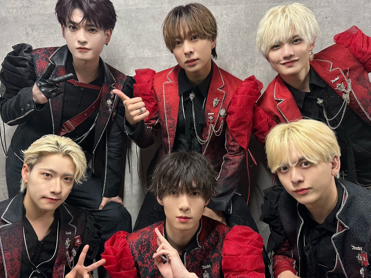 7min_official's tweet photo. ⟡.· ┈⟡.· ┈⟡.· ┈⟡.· ┈⟡.· ┈⟡.· 

                   𝟕𝐦!𝐧 
 𝟓𝐭𝐡 𝐀𝐧𝐧𝐢𝐯𝐞𝐫𝐬𝐚𝐫𝐲 𝐋𝐢𝐯𝐞 𝐭𝐨𝐮𝐫
　　　  感嘆の反逆者

⟡.· ┈⟡.· ┈⟡.· ┈⟡.· ┈⟡.· ┈⟡.· 

広島公演ありがとうございました🃏🥀🗝

本日は“エラーモード”にちなんで
「！」がつく楽曲をメドレーにして披露しました🎤✩⋆·̩͙

次回のモードは…💭
10/18名古屋公演にてお待ちしております⋆͛📢⋆