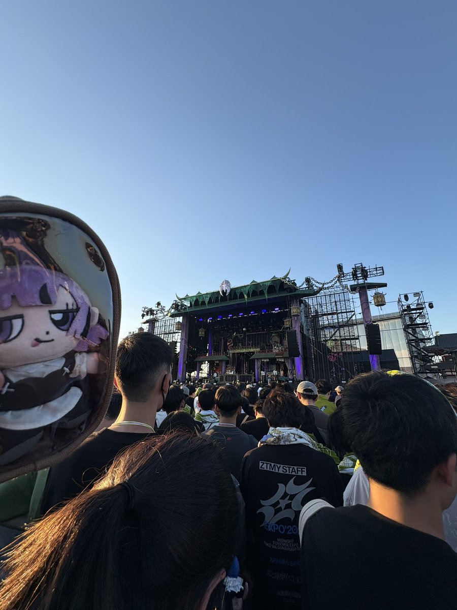 xixi_ryo's tweet photo. 回国了
因为信号差的原因没能和x上的日本朋友见面有些遗憾
ACAね酱的歌声治愈了一切
心情久久不能平息，下次再看live应该��很困难了，尽管如此也会一直支持zutomayo 的！
好��哭😭 https://t.co/ysSZJTGIiJ