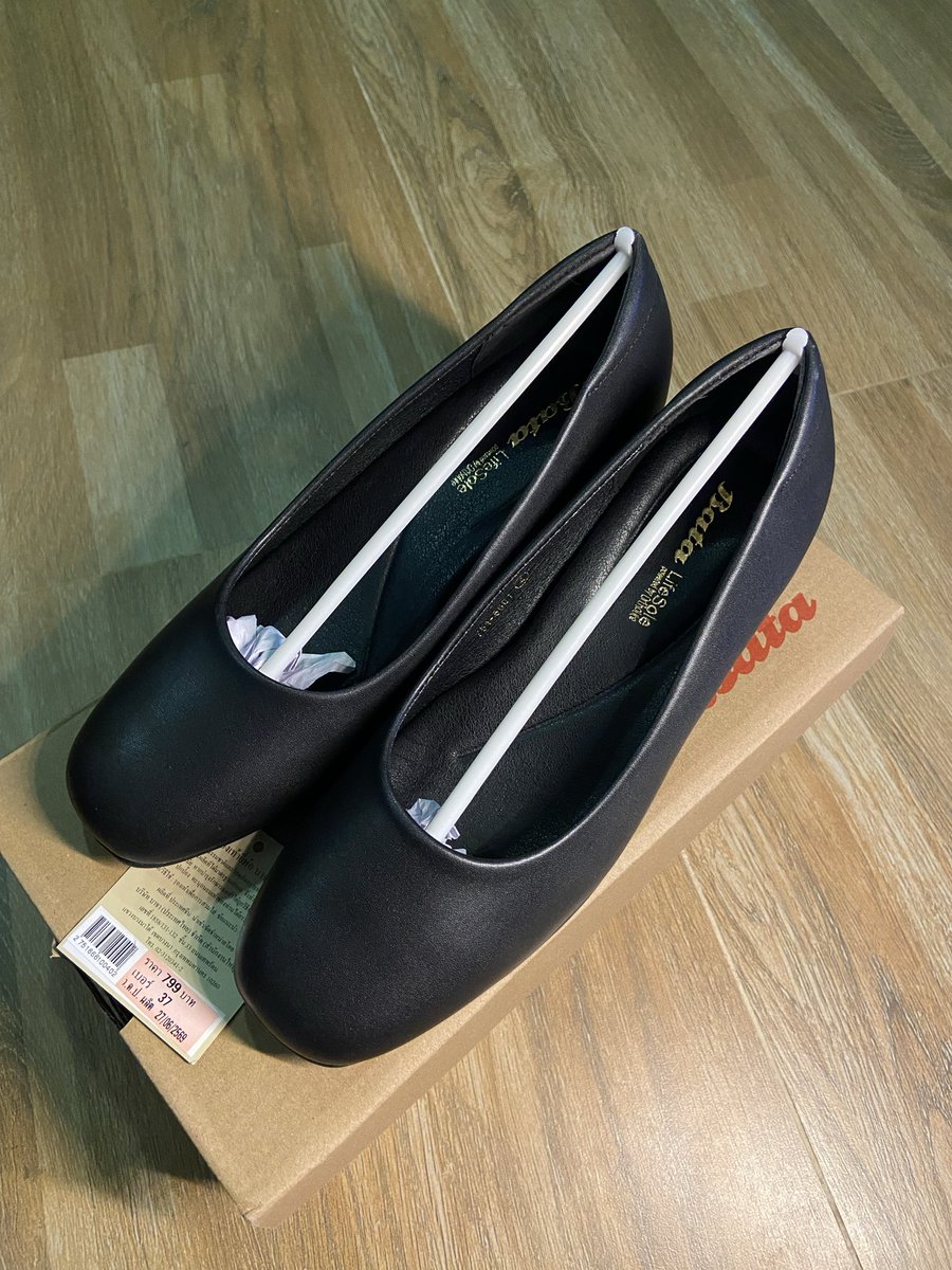 neverlie_never's tweet photo. ส่งต่อรองเท้าคัชชู bata  430.- มีกล่อง
ซื้อมาผิดไซส์ค่ะ size 37/ 23.5 cm
สูง 2 นิ้ว สีดำ ใหม่ปุดๆๆๆๆ

#ส่งต่อ #ส่งต่อรองเท้า #ส่งต่อของมือสอง #รองเท้า #รองเท้าส้นสูง #รองเท้ารับปริญญา #ส่งต่อเสื้อผ้ามือสอง  #รองเท้าbata #รับปริญญา https://t.co/LKT2xUgi8K
