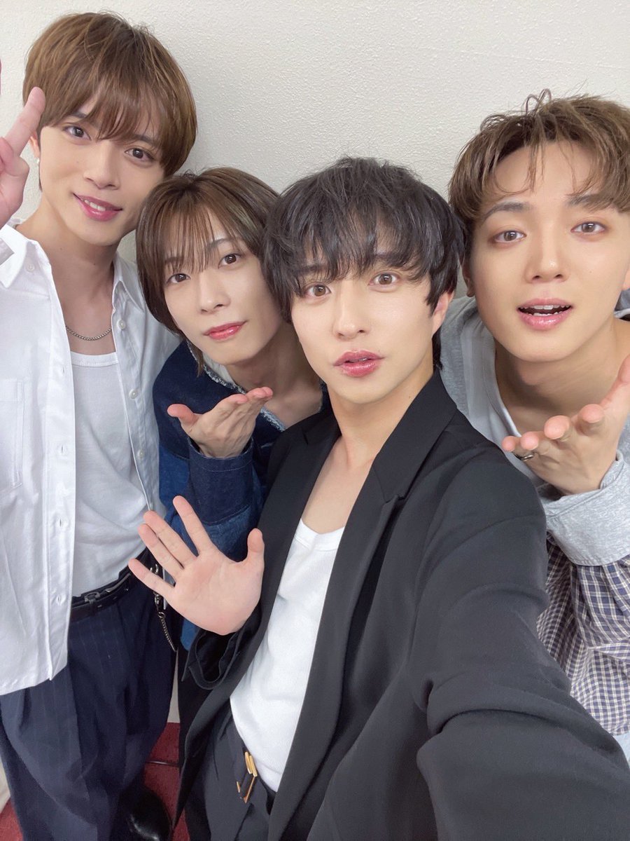 yuga_iwasaki's tweet photo. 今日は有紘のバースデーイベント、
太陽さんの芸能活動25周年イベントにゲストで登壇させて頂きました！

最高に楽しくて元気を沢山もらえた1日でした！
有紘には久しぶりに会えたし、太陽さんとはまた距離が縮まって色んなお話しもできて本当によかったです！！

元気貰えたので明日のフットサル頑張るぞ⚽️