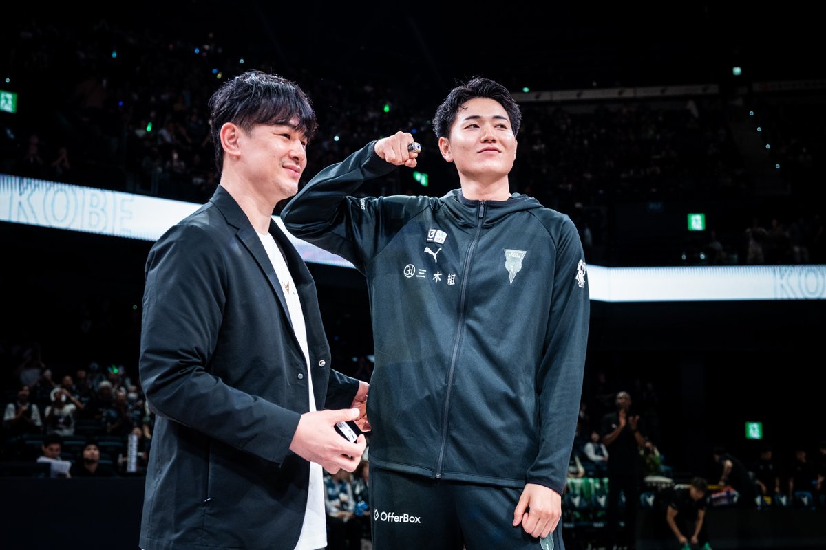 n_velca's tweet photo. THANK YOU HAYATO

試合前にも関わらず、ご協力いただいた神戸ストークス 関係者の皆さま、ありがとうございました。

#山口颯斗 選手 また神戸でお会いしましょう✨
@y_hayato_h

#velca #長崎ヴェルカ #MOREVELCA_STILLVELCA https://t.co/8Oz4Qf8NmR