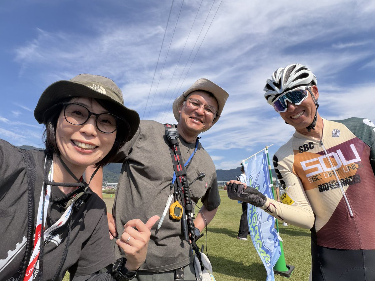 hanadakyoko49B's tweet photo. ミーハー発動(о´∀`о)
召集時間にご本人のコメントが聞こえたから駆けつけた。間に合った〜。
その近くにいたボス&amp;チャンプ
（↑誓ってついでではない）
湘南ＣＸはいつも愉しいのだ‼️ https://t.co/w3twX7WvBv