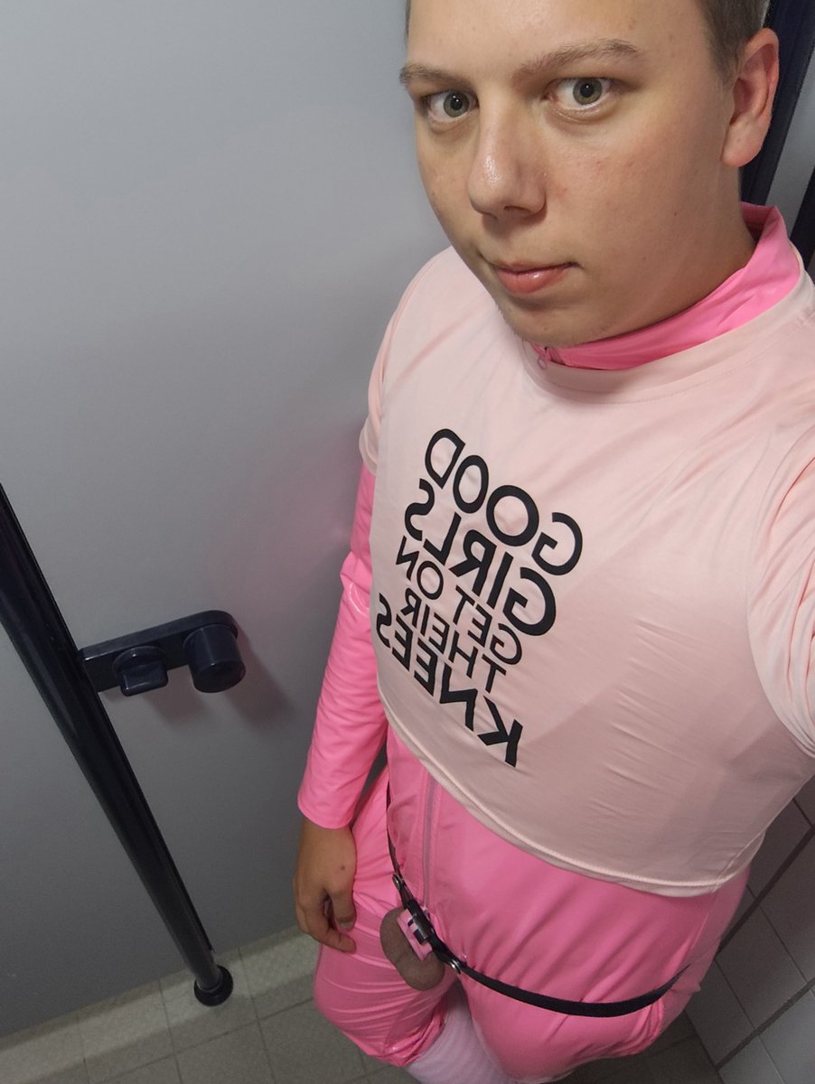 MatzeLL18's tweet photo. There is some great blackmail material Check out Matze_LL's profile on ExposureHub. https://t.co/Pke3ceRmyD

#chastity #femdom #exposure #sissy https://t.co/0PnVYDdlIn