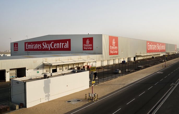 ukisburua's tweet photo. @s_m_marandi This is the heart of Dubai's main warehouse for shipping Emirates Sky Cargo. Jebel Ali is nothing; this is the main shipping warehouse. @s_m_marandi https://t.co/aUbxS0qosB
