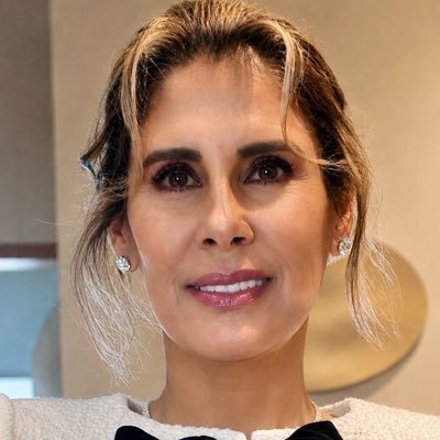 shaaaaaaer's tweet photo. @LorenaAcu4 Todo mi amor, aprecio y respeto para ti... Nos enamoramos de México gracias a ti. 🌹💙🇸🇦 https://t.co/nxE0Ixepxk