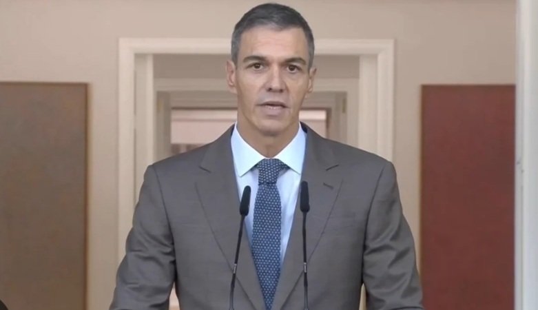 SiboneyGar's tweet photo. Pedro el Resiliente,es nuestro Presidente.
 ✊🏼🌹💪🏾 VAmooS 
#SoloSumaPsoe https://t.co/QhTbHuW4Jz