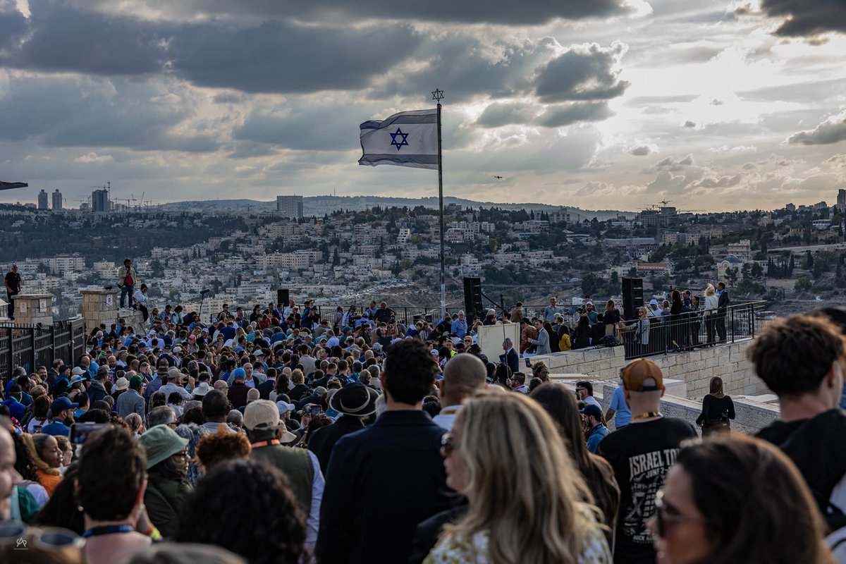 Israel tweet picture