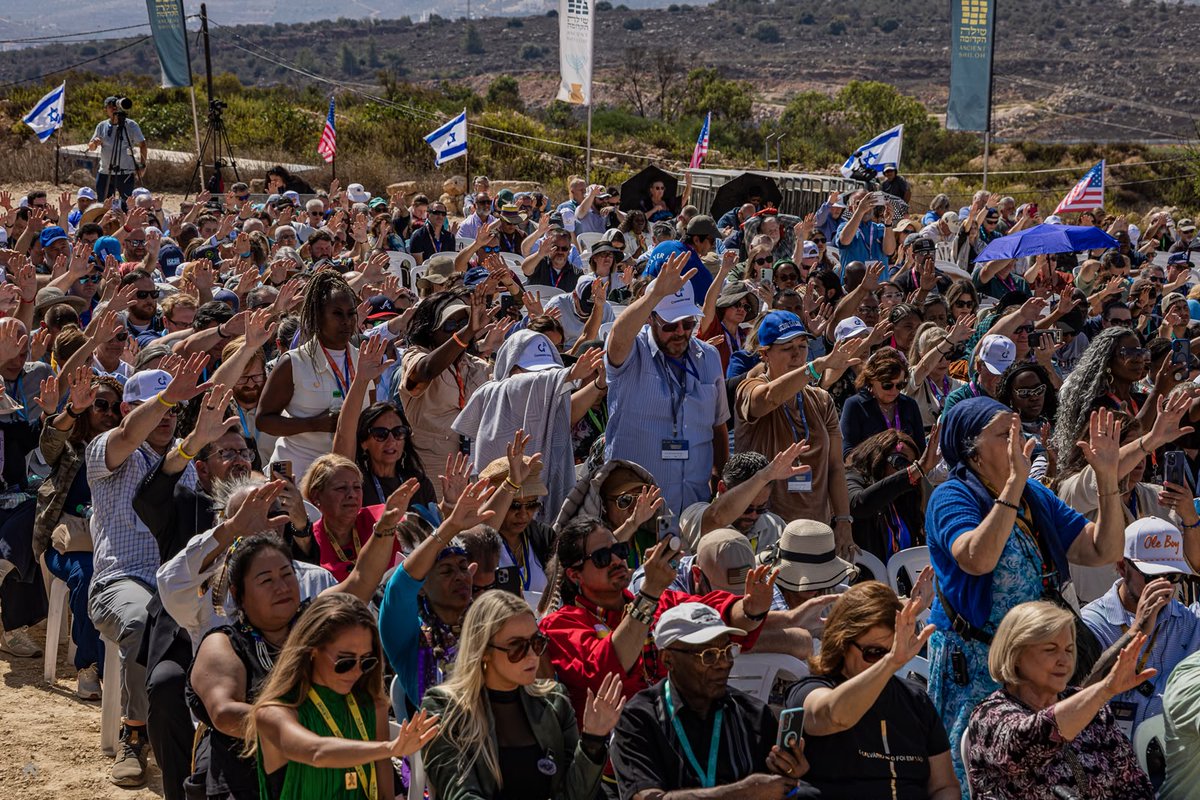 Israel tweet picture