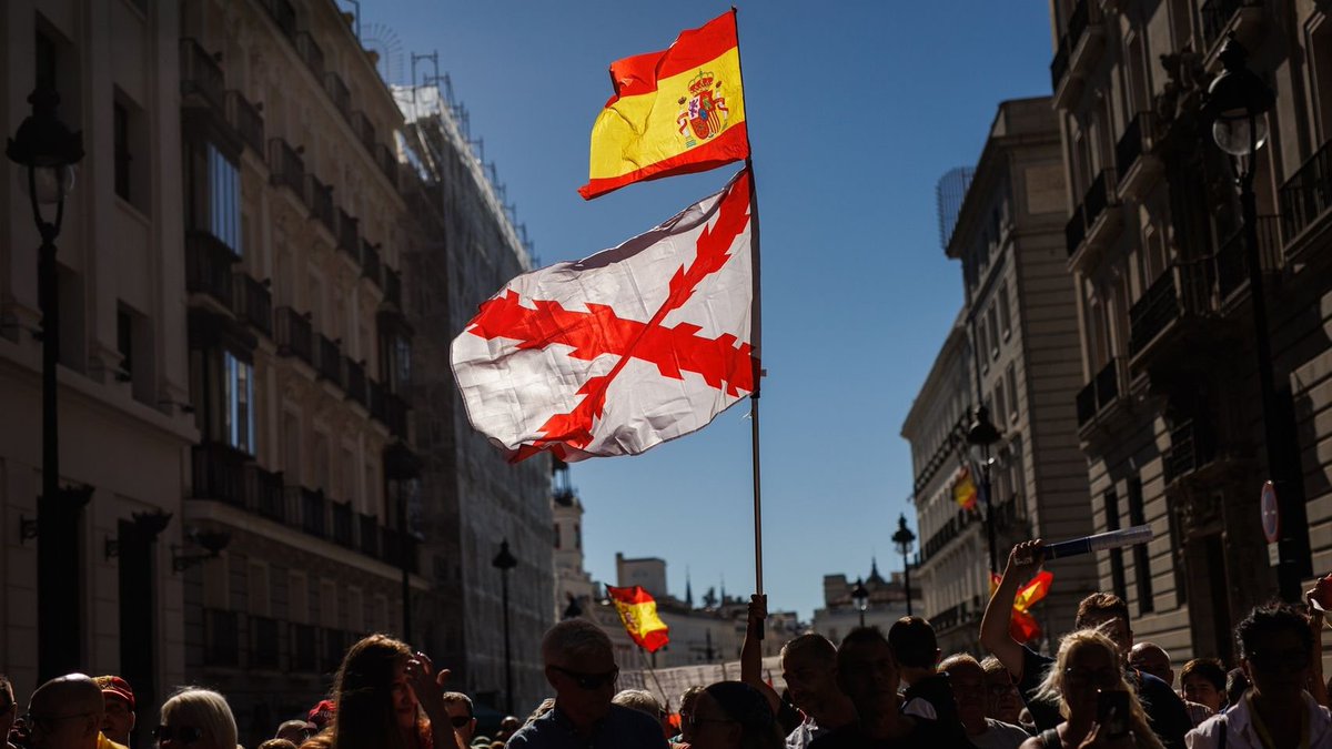AlexGomezRM's tweet photo. Inmortales como el tiempo, inalterables como la historia.

Feliz día de la Fiesta Nacional y Arriba España🇪🇦 https://t.co/XgMoW3Q1O2