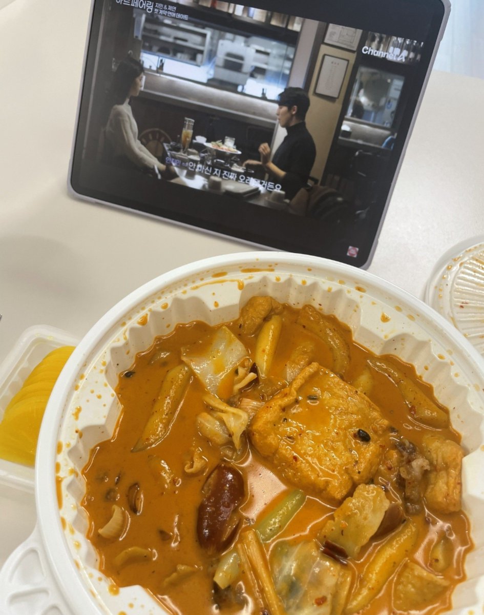 parkbbbing's tweet photo. 다이어트하기싫오요....
ㄴ 그럼하지마
근데 살빼고싶오요......
ㄴ 그럼 빼
근데다이오트하기싫오요........ https://t.co/peAprgz8X5