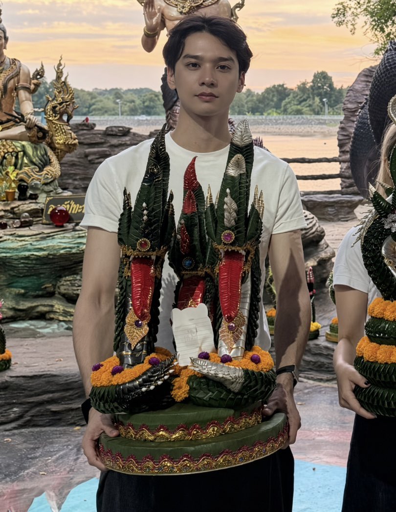 thinkerkeng's tweet photo. he’s seriously so effortlessly handsome https://t.co/FpaVYEQJtT