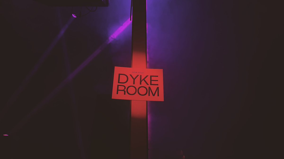 marcela___g's tweet photo. deixe seu relato sobre o dyke room #lesbicasclubbers https://t.co/KCGuJuapRb