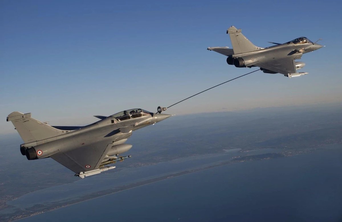 Torsade2pointe's tweet photo. @5070Luc @dooptooproop @viatabatefilmul They do you fucking retard, it has been explained to you ten times already. A few rafales could get tons of bombs from Tunis to Berlin uncontested. https://t.co/E7eaM2pA7f
