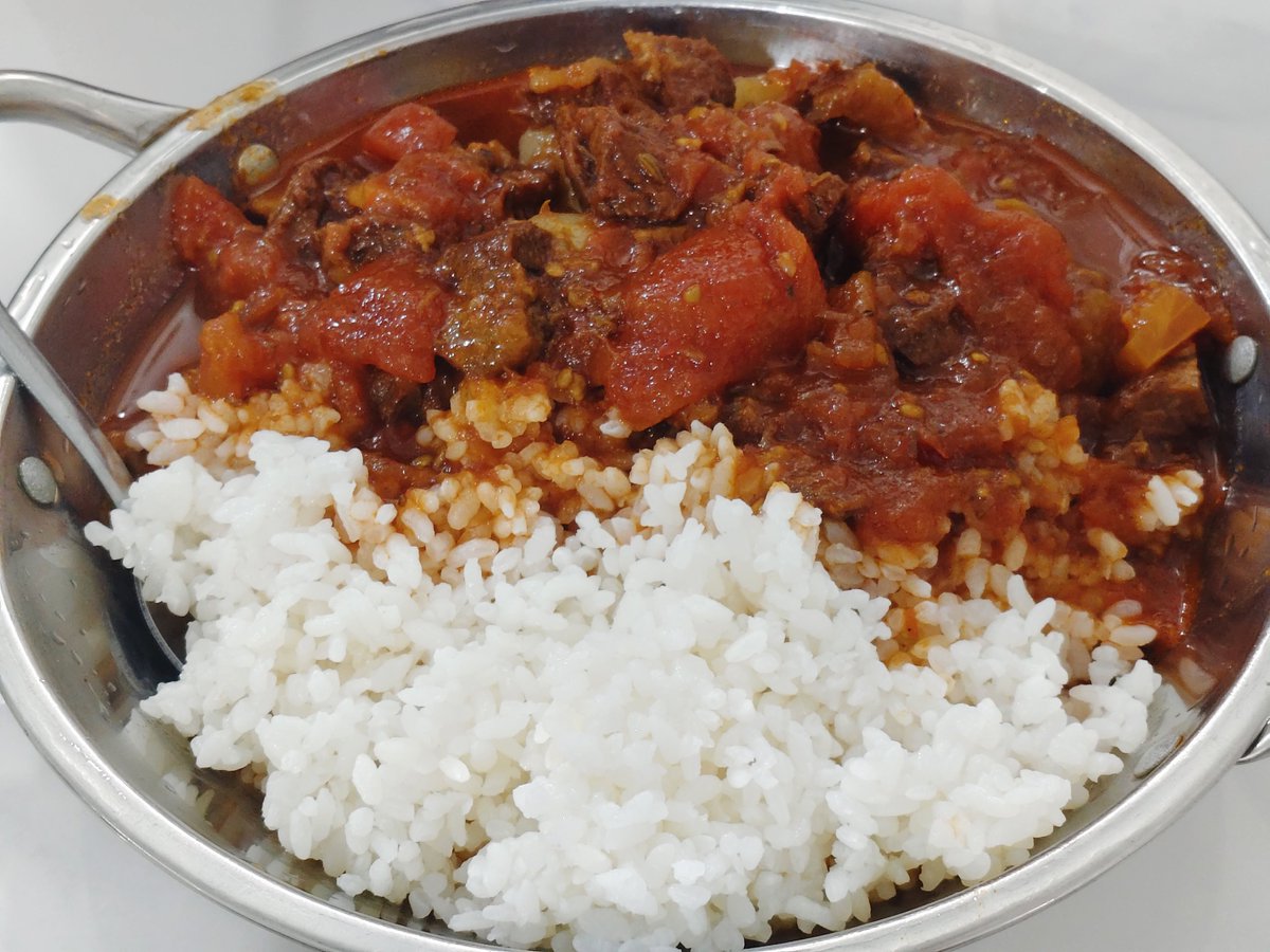 jujezhebh's tweet photo. 自己做的番茄牛腩盖饭😍ʕっ•ᴥ•ʔっ🍅
今天是高蛋白的一天🥱 https://t.co/D7mPqFrJNE
