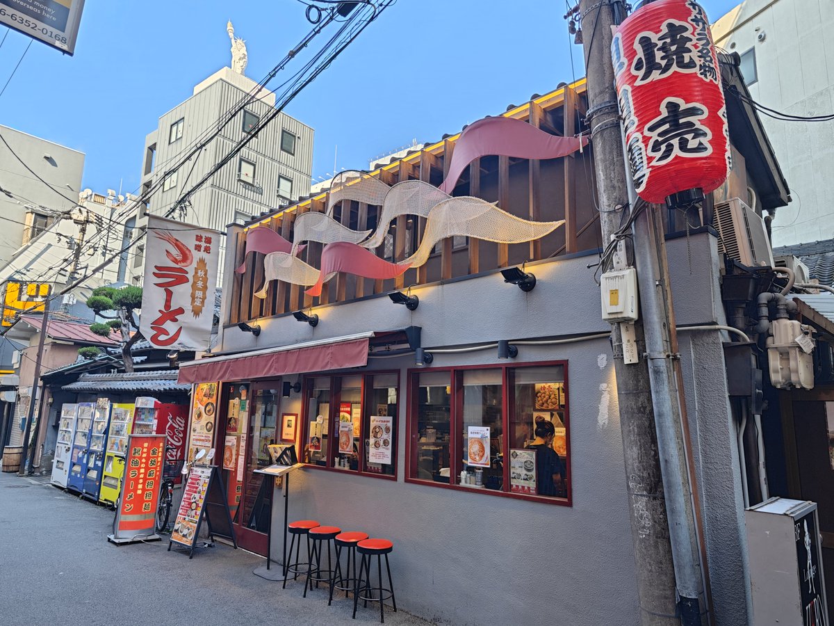 ajiware_osaka's tweet photo. ラーメン屋に必要なのは、チャーシューより優しさだった。

京橋ササラの担々麺を食べに来たのに、心を掴まれたんは紅生姜たまご丼。

濃厚なラーメンを中和する優しさ。チャーシュー丼の胃袋への集団攻撃とは大違い。

人間関係も、肉で殴るより優しさやな。 https://t.co/uUUAAd1XbI