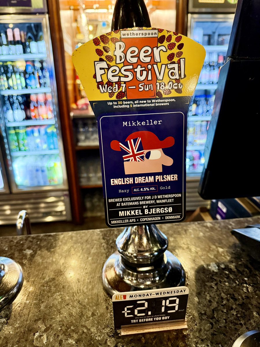 rwnash's tweet photo. English Dream Pilsner - Mikkeller - 4.5% ABV. B+ and a bit, fruity, malty with a fruity bitter earthy finish. Different #ale #beer #bier 

3.3/5. Brewed in the UK at Batemans. Spoons Beer Fest special. Tumble Inn, Pontypridd. https://t.co/gUKO3iuU4r