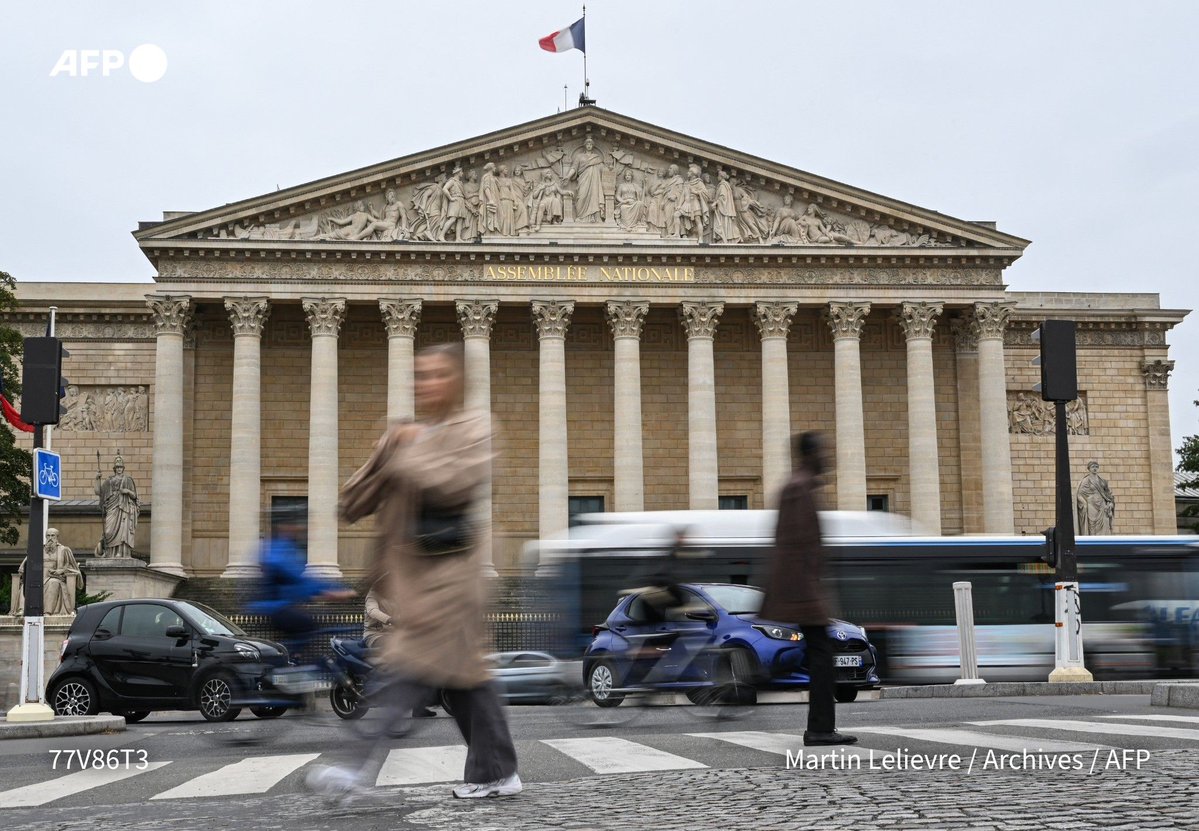 afpfr's tweet photo. 🚑️ Budget de la Sécu: les députés commencent lundi en commission l'examen du projet de budget de la Sécurité sociale, début d'un marchandage politique à haut risque alors que le gouvernement veut couper de moitié le déficit de la Sécurité sociale.
➡️ https://t.co/xAVdtYrU2V https://t.co/Sym0OzUKPq