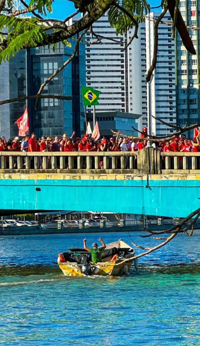 tuitadnv's tweet photo. Recife 11/10/2026 
Recife é Lula https://t.co/tHleOaQBK0