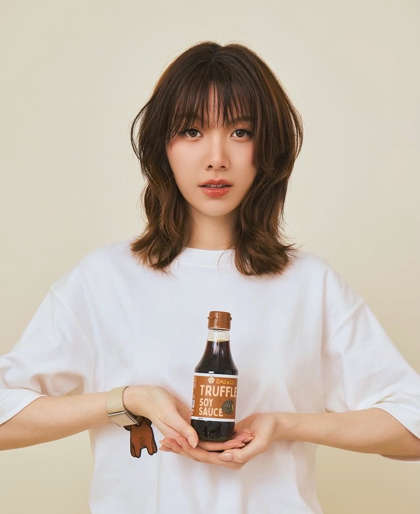 LLLorm's tweet photo. LOLO: CEO, (Orm) pls sell the sauces separately by flavor. I like truffle one

 Orm: Okay, Okay I will make that happen
LOLO: I eat it almost every day

Awww LOLO and Orm👌🏻 https://t.co/oRl2xxyHFs
