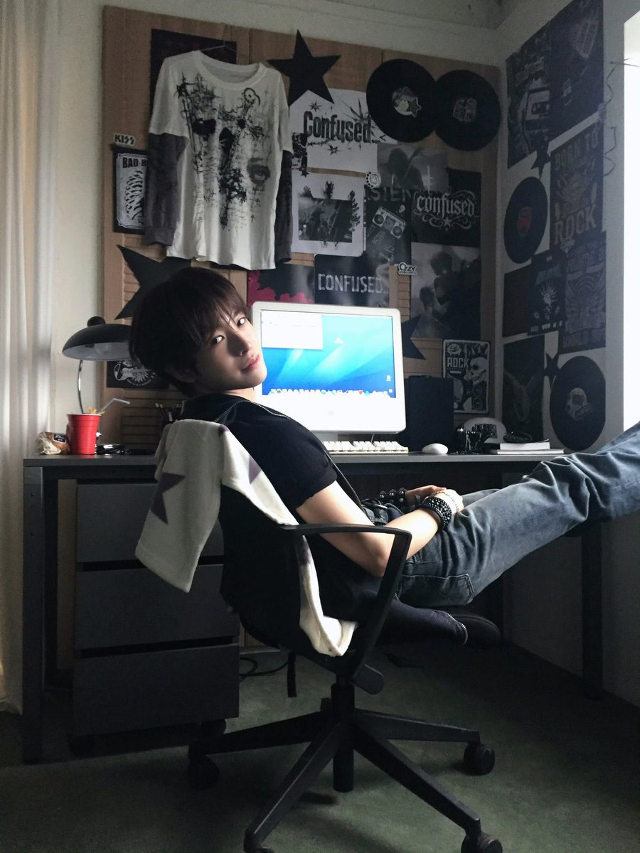 toookuna's tweet photo. 왼쪽 음기 많다 못해 흘러내리는 중임 https://t.co/WbQ8XYRVXU