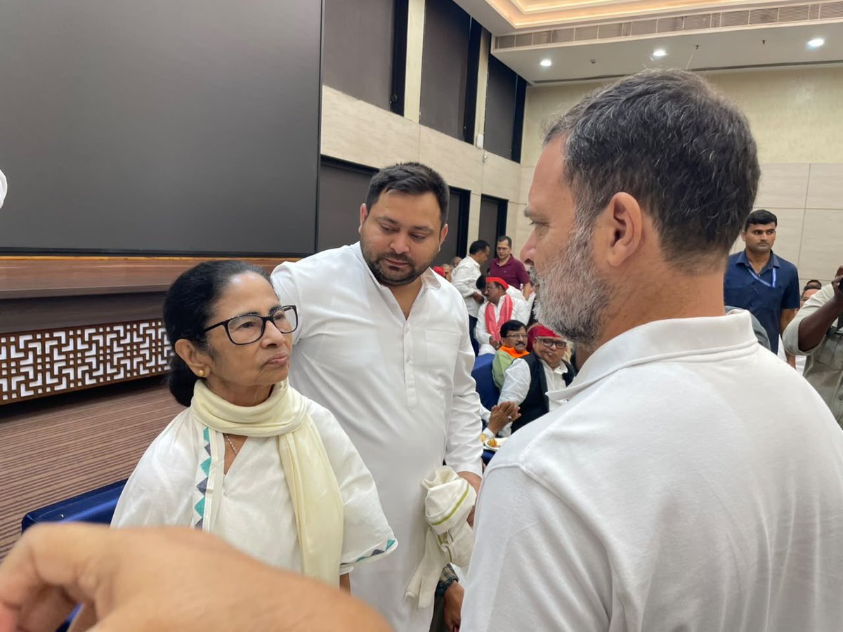 dt_next's tweet photo. INDIA bloc leaders, including Rahul Gandhi, Mamata Banerjee, Revanth Reddy, Supriya Sule & Tejashwi Yadav converged at the Constitution Club before their march to the Supreme Court.
#DTNext #IndiaBLOC #Delhi #RahulGandhi #Congress #SupremeCourt #SIR #Bus #Protest #GyaneshKumar https://t.co/7HwWavPKSV