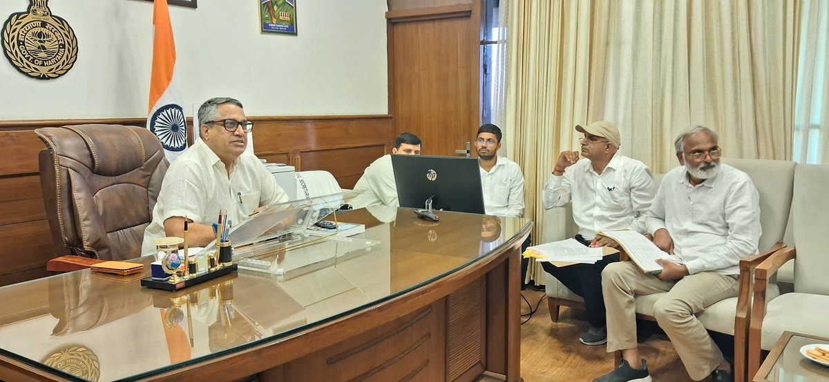 Bhopalkhadri's tweet photo. सीएम विंडो,जनसंवाद पर प्राप्त शिकायतों का समाधान करने को लेकर आज कार्यालय में की समीक्षा बैठक।
स्किल डेवलपमेंट एंड इंडस्ट्रियल ट्रेनिंग डिपार्टमेंट और एचएसएससी की लंबित शिकायतों की ली एक्शन टेकन रिपोर्ट।
#cmoharyana
#nayabsainibjp
#haryanagovt
#jansamvad https://t.co/0fCuyzsKLM