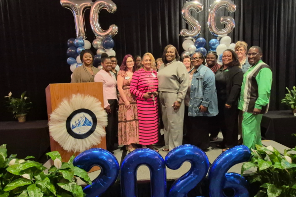OconeeFallLine's tweet photo. Congratulations to Shonda Reaves, OFTC Retention Specialist, on receiving the Student Affairs Impact Award at the TCSG Student Affairs Summit! 💚🖤 Her dedication to supporting students and helping them reach their goals makes a difference every day. #HootieHoo https://t.co/LVJ788SrHn