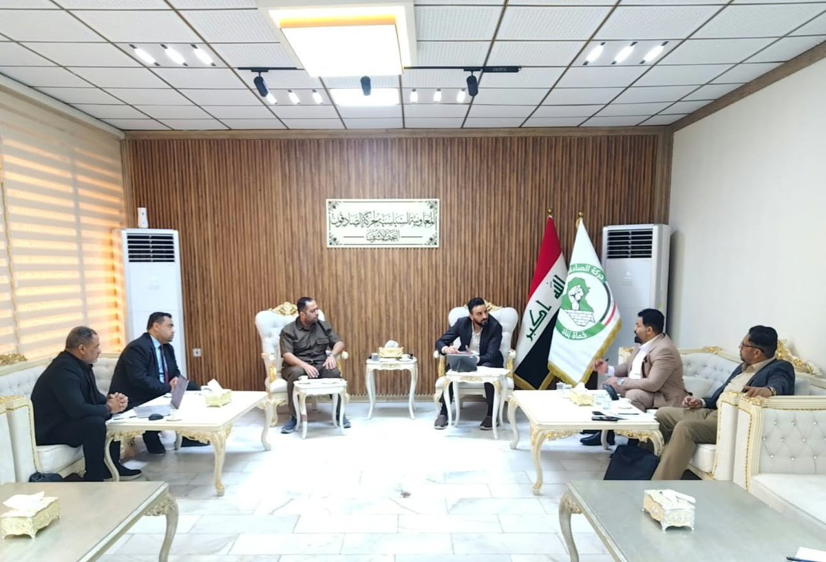 AhmedMaluki91's tweet photo. ترأستُ اليوم اجتماعاً موسعاً لـ «لجنة بناء الدولة» مع كادر وأعضاء اللجنة الكرام.

​شهد الاجتماع بحث سبل تطوير الأداء المؤسسي، واستعراض آليات المتابعة والتقييم، فضلاً عن إعادة توزيع الأدوار والمهام بما يعزز التكامل ويُغلب المصلحة العامة، سائلين الله عز وجل التوفيق والسداد في خدمة وطننا وأهلنا.