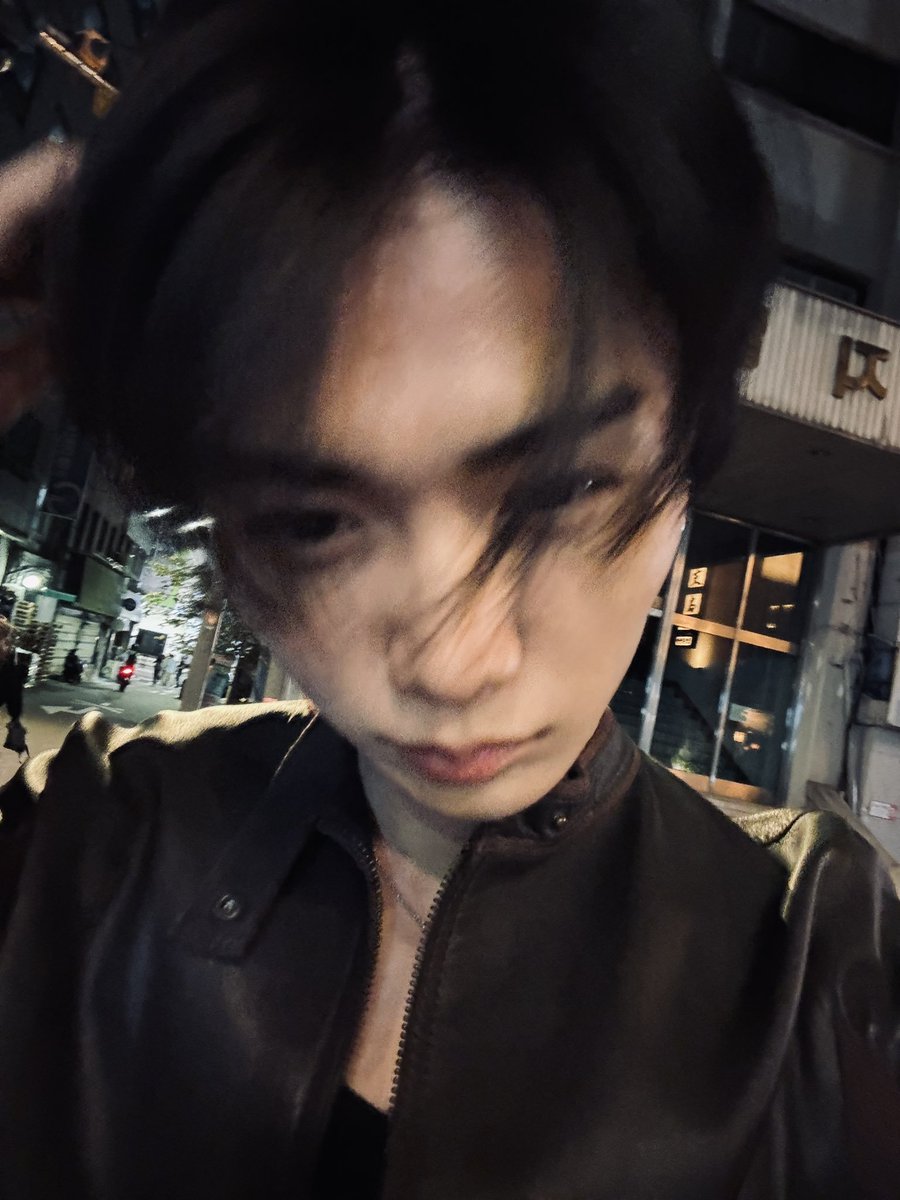 hinatasuvzu's tweet photo. Waktu di Korea. https://t.co/eS11j23iRk
