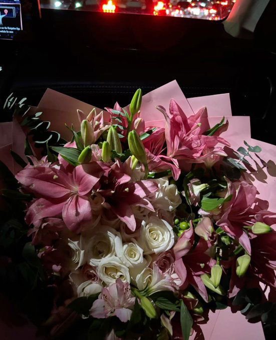 Liliestulipssss's tweet photo. https://t.co/HFXT2FDDIH