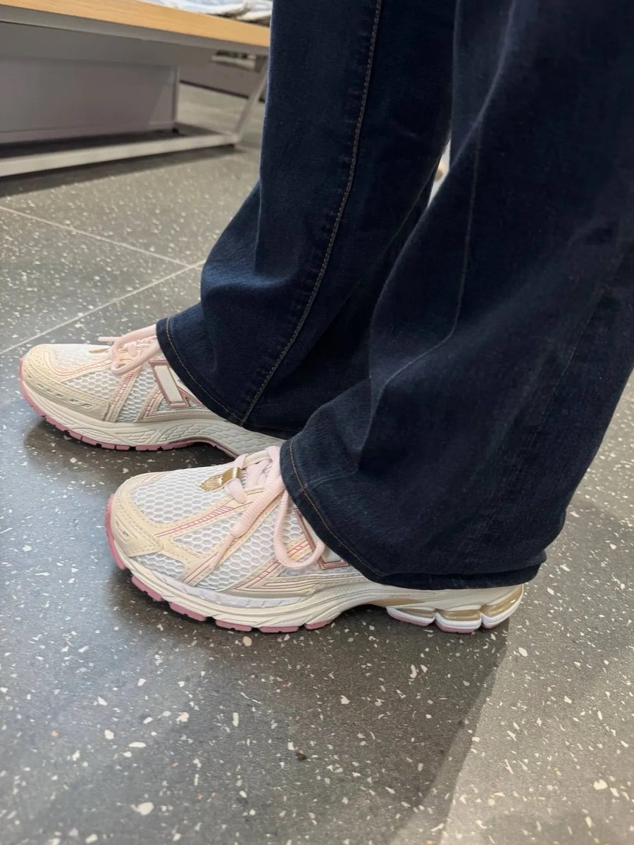 dheyulll's tweet photo. SUNGKEM WEE PLISS😭😭..

jd tak menyesal beli NB1906r, sangat approved buat di pake jalan 10k+.. 😍🤌🏻 https://t.co/fxSKIwf3ZX