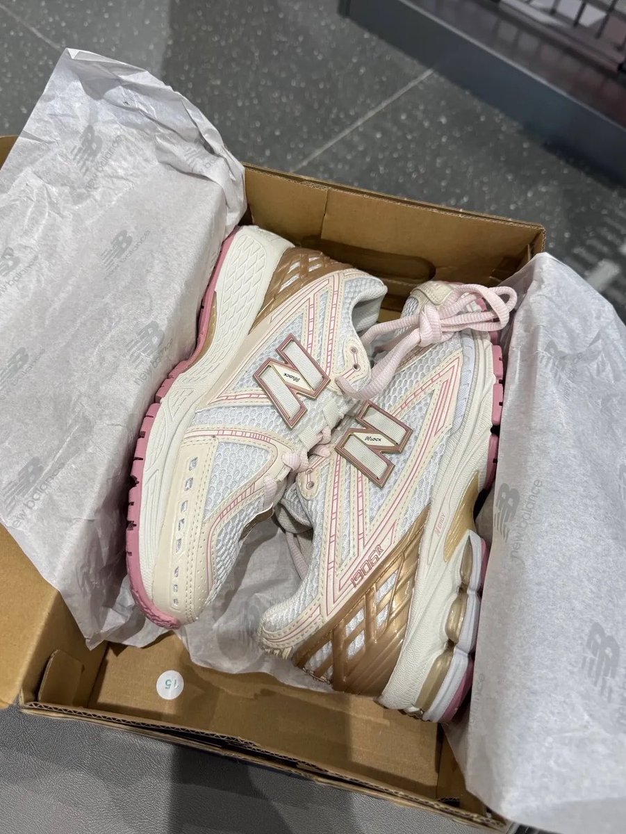 dheyulll's tweet photo. SUNGKEM WEE PLISS😭😭..

jd tak menyesal beli NB1906r, sangat approved buat di pake jalan 10k+.. 😍🤌🏻 https://t.co/fxSKIwf3ZX