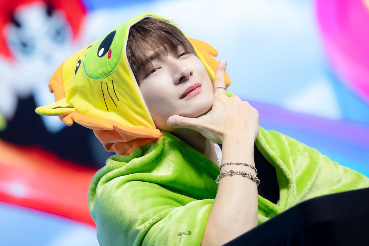 WilaGal's tweet photo. [261012]「K.P」💚 🐢

@kristtps พี่หล่อมั้ยน้อง~ 

#GMMTVFANIVAL2026HappyFamily
#GMMTVFANIVAL2026HappyFamilyxKS

#KristPerawat #ยูยู่ของคุณพี https://t.co/bFM7eGlh1k