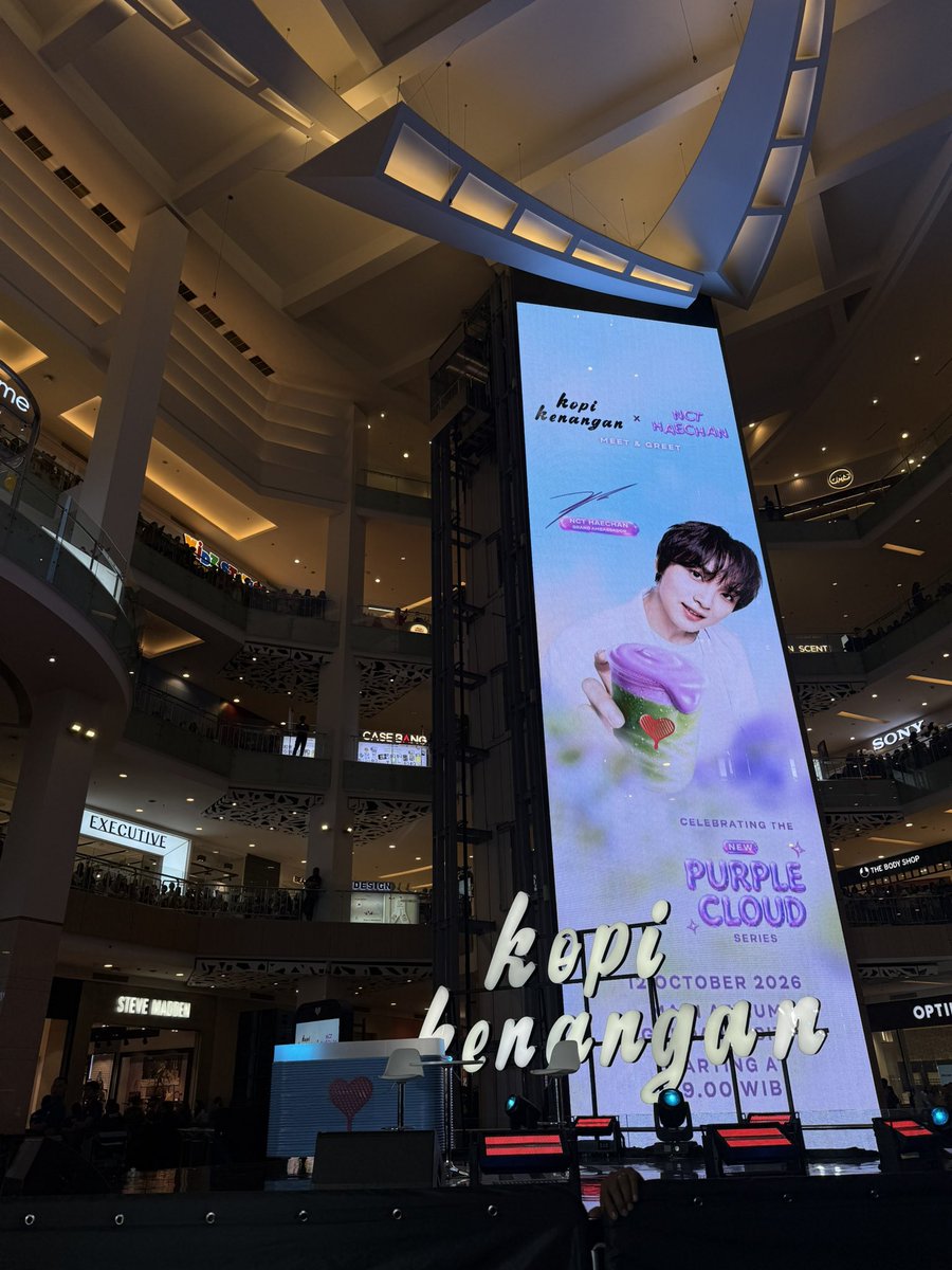 baebaehyuck's tweet photo. NANGIS DEKET BGT https://t.co/gMaJzmM6CA