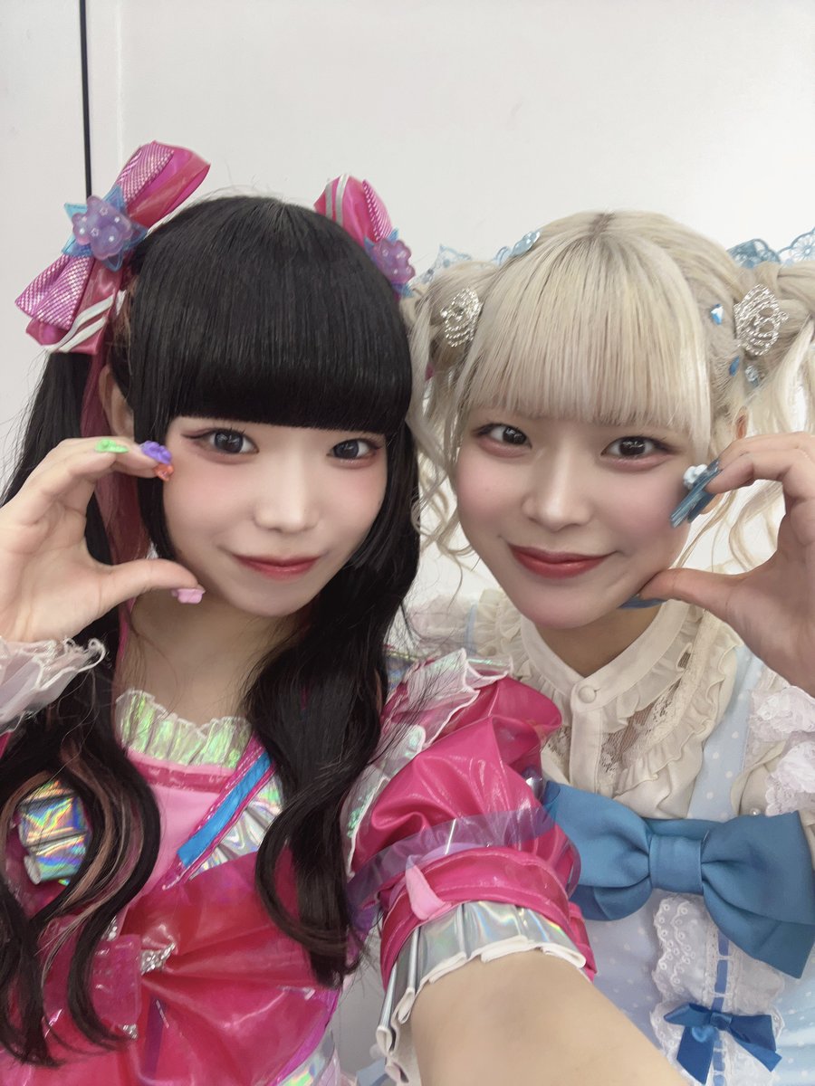 Paltin_naruto's tweet photo. おたんじょうびおめでとお꒰ˆo̴̶̷ ⩊ o̴̶̷ˆ꒱🩵*.+ﾟ
大切な日にいっしょにすてーじに立つことができてしあわせでした♡ありがとう♡
つぎのおで〜ともたのしみ🎵💘らぶっ https://t.co/4ZR8LVQgF5