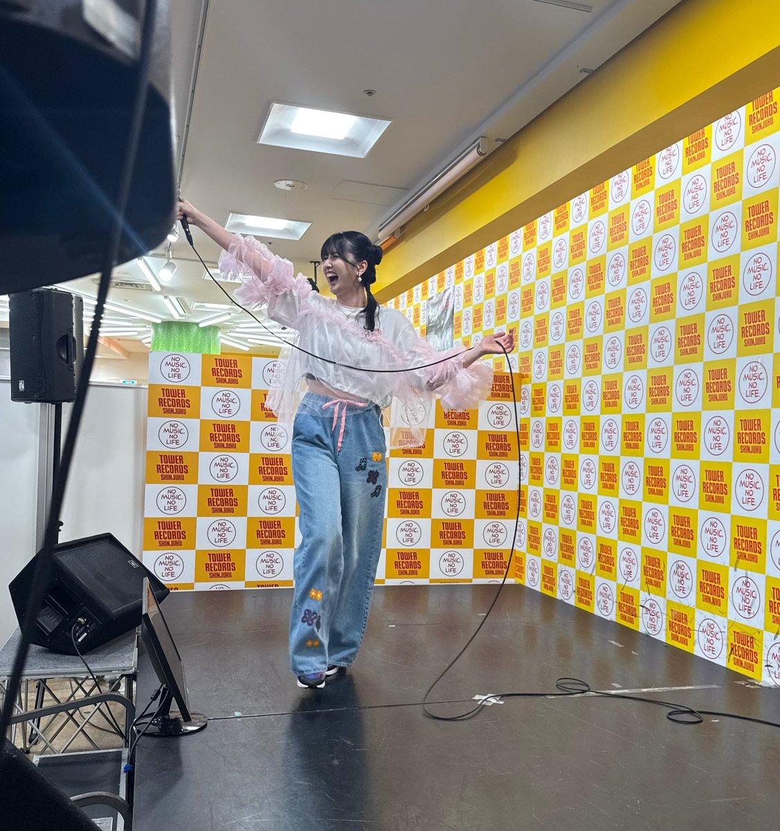 KomagataYuri's tweet photo. 「Aim High！〜恋はFPS〜」
リリースイベント無事終了しました🔫

新曲いかがでしたでしょうか？🫶
また本日お撮りいただきました動画は
SNS投稿OKです！
#駒形友梨リリイベ261012 をつけて
ぜひ感想もお願いします🙇‍♀️

次回は10/28 ネットサイン会になります✍️
詳細のお知らせを今しばらくお待ちください。