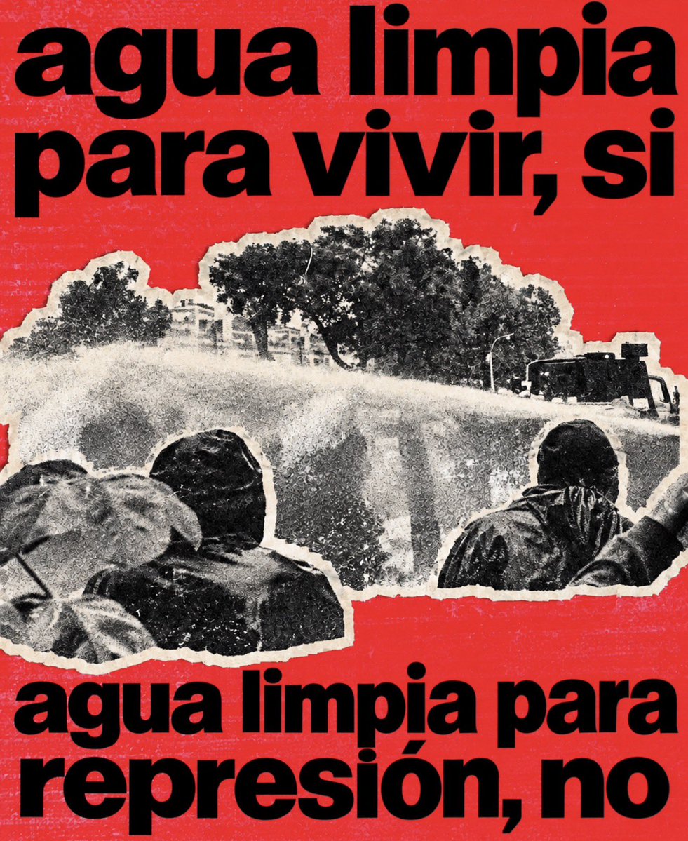 gonzalosolislo's tweet photo. Es un insulto que el pueblo no tenga agua para vivir y que la poca disponible se use para reprimir de la mano de policías estatales ejerciendo violencia.

¡El agua es un derecho y al pueblo se le respeta!  

Le quedó grande la gobernatura de Jalisco a Pablo Lemus y a MC https://t.co/DUwx0qfME8