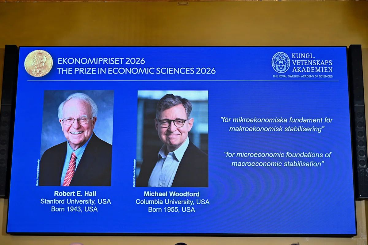 YahooNews's tweet photo. American-born economists Robert E. Hall and Michael Woodford won the Nobel Memorial Prize in Economics on Monday for their work on models that have helped governments and central banks manage economic shocks, such as energy crises and inflation. https://t.co/OSNF57XPeh https://t.co/8WKGKPGdfX