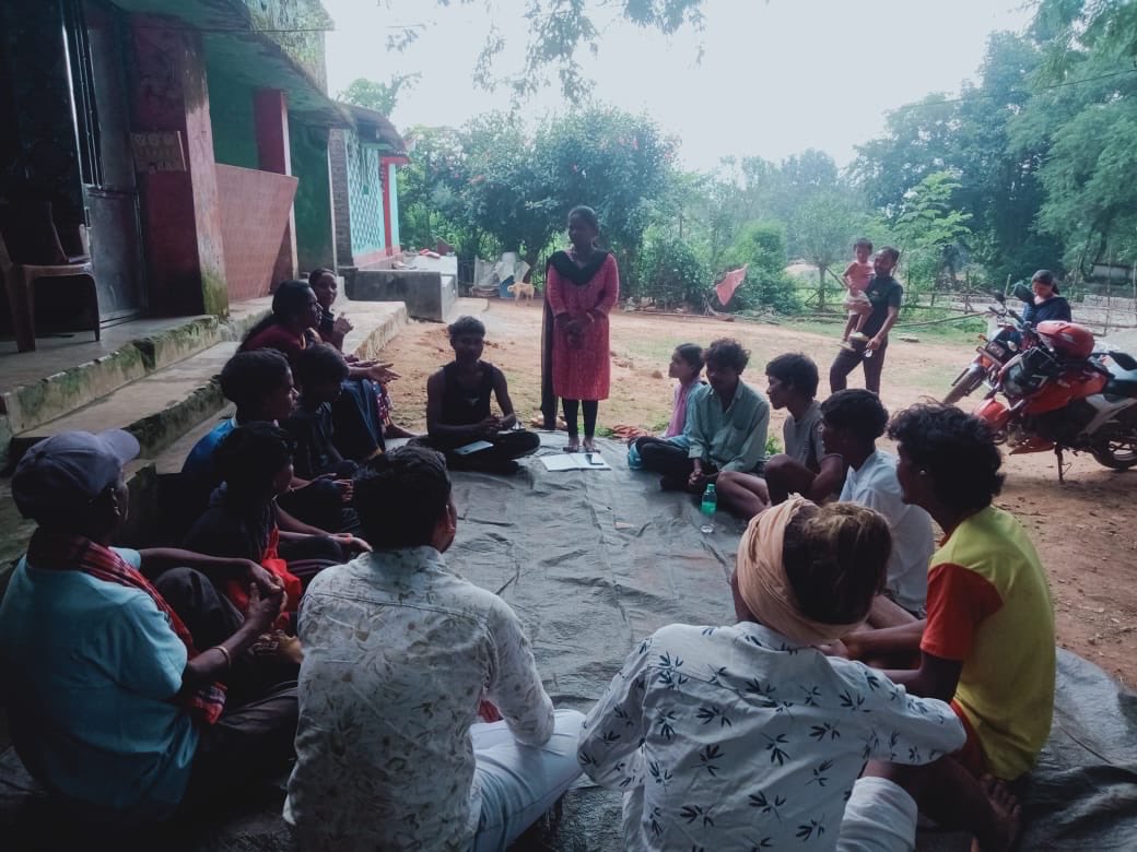 MSMO40845837's tweet photo. On 12 October, Loka Bikash Manch, Koraput, facilitated the formation of a Youth Club in Bileiguda village, bringing 14 youth together to lead community development.

#YouthEmpowerment #VillageDevelopment #CommunityAction #Koraput https://t.co/3hQombjuHS