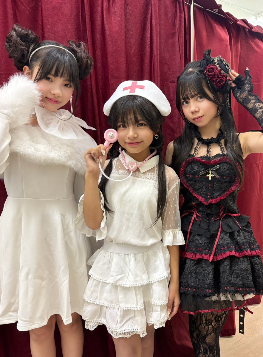 PUTIFULL1's tweet photo. 本日は大阪アイドルパレード＆ミニ撮影会でお会いできた皆さん、ありがとうございました✨

ファッションショーはハロウィンコーデでした🎃🩷❤️💛

次回のライブはいよいよ
10/18(日)PUTIFULL4周年祭です🎤🎂
みんなで楽しみましょー🎉✨ https://t.co/OITfLH1LGJ