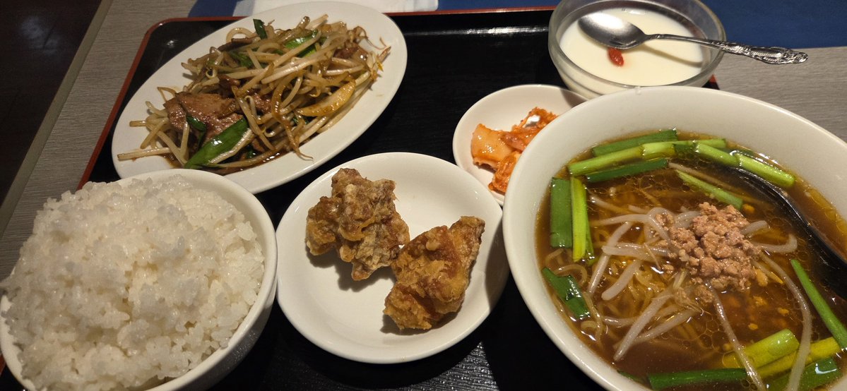 SFG07197600's tweet photo. 今日はニラレバ定食&amp;台湾ラーメン🍜🍥
そろそろ花粉が飛んでる気がする😷 https://t.co/Ydses6bw6L