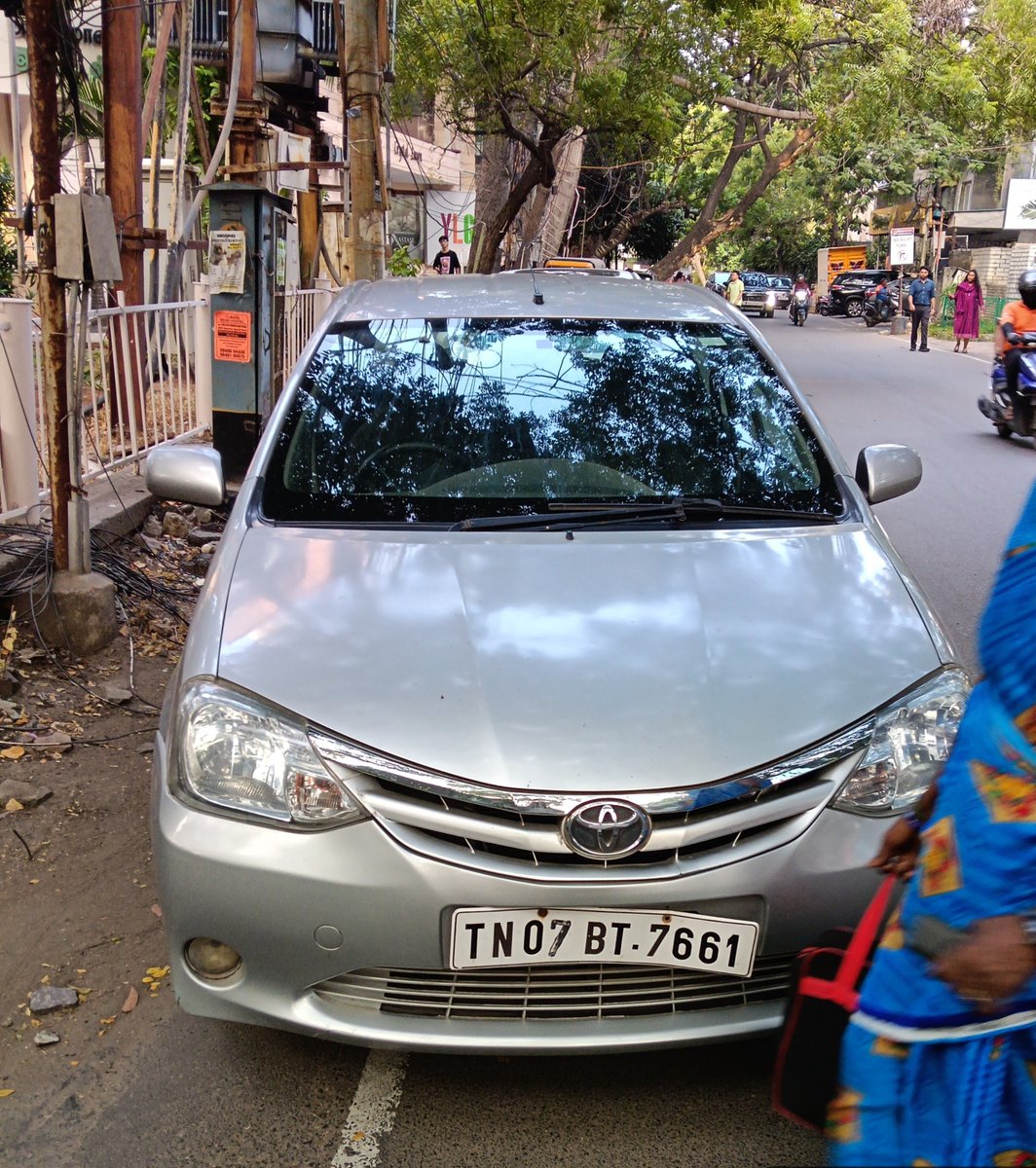 sathya201011's tweet photo. Wallace garden 2rd street sir kindly issue no parking and obstruction sir take action sir
@ChennaiTraffic https://t.co/TFaarN6AZt