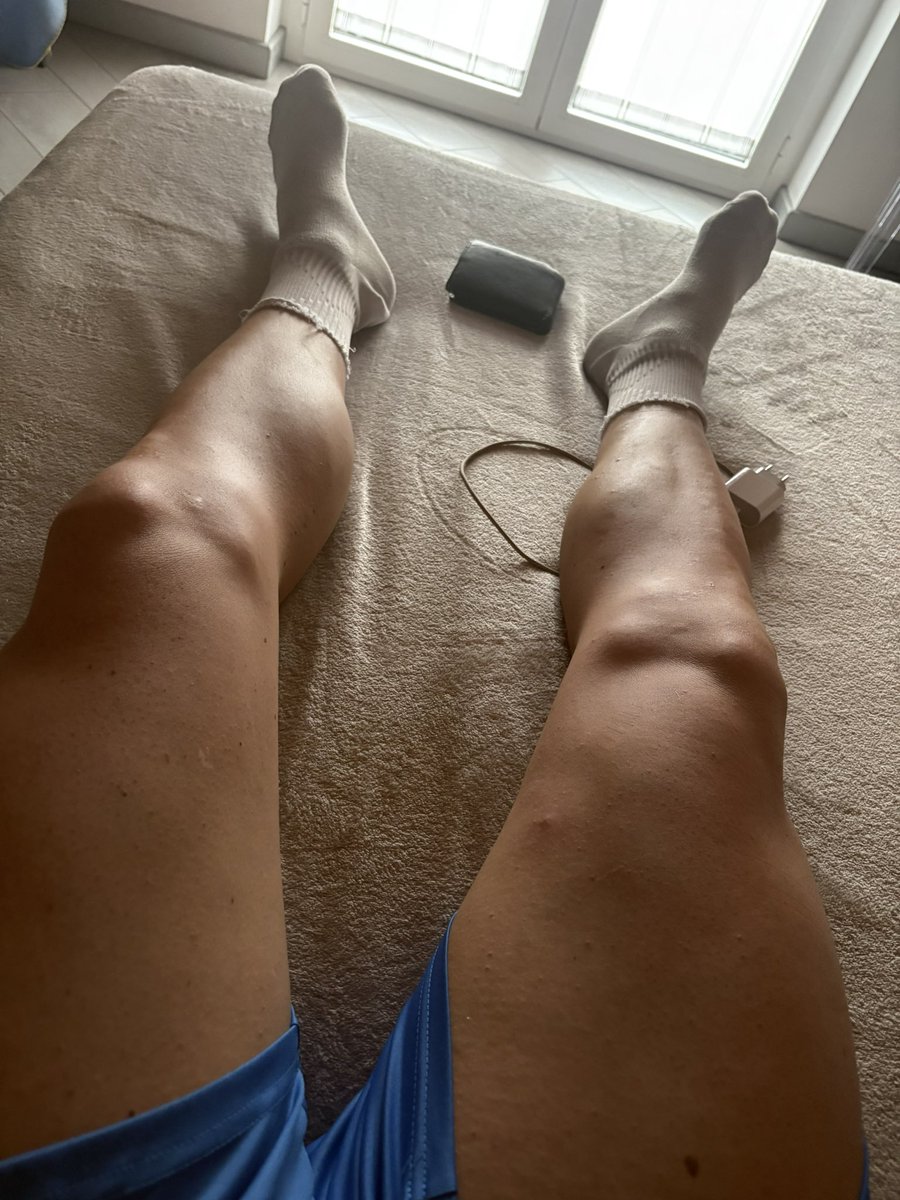 MasterMalpha's tweet photo. Piacciono queste gambe?
Ho voglia di prelevare 🏧🏧🏧 https://t.co/0ebJihPTgN