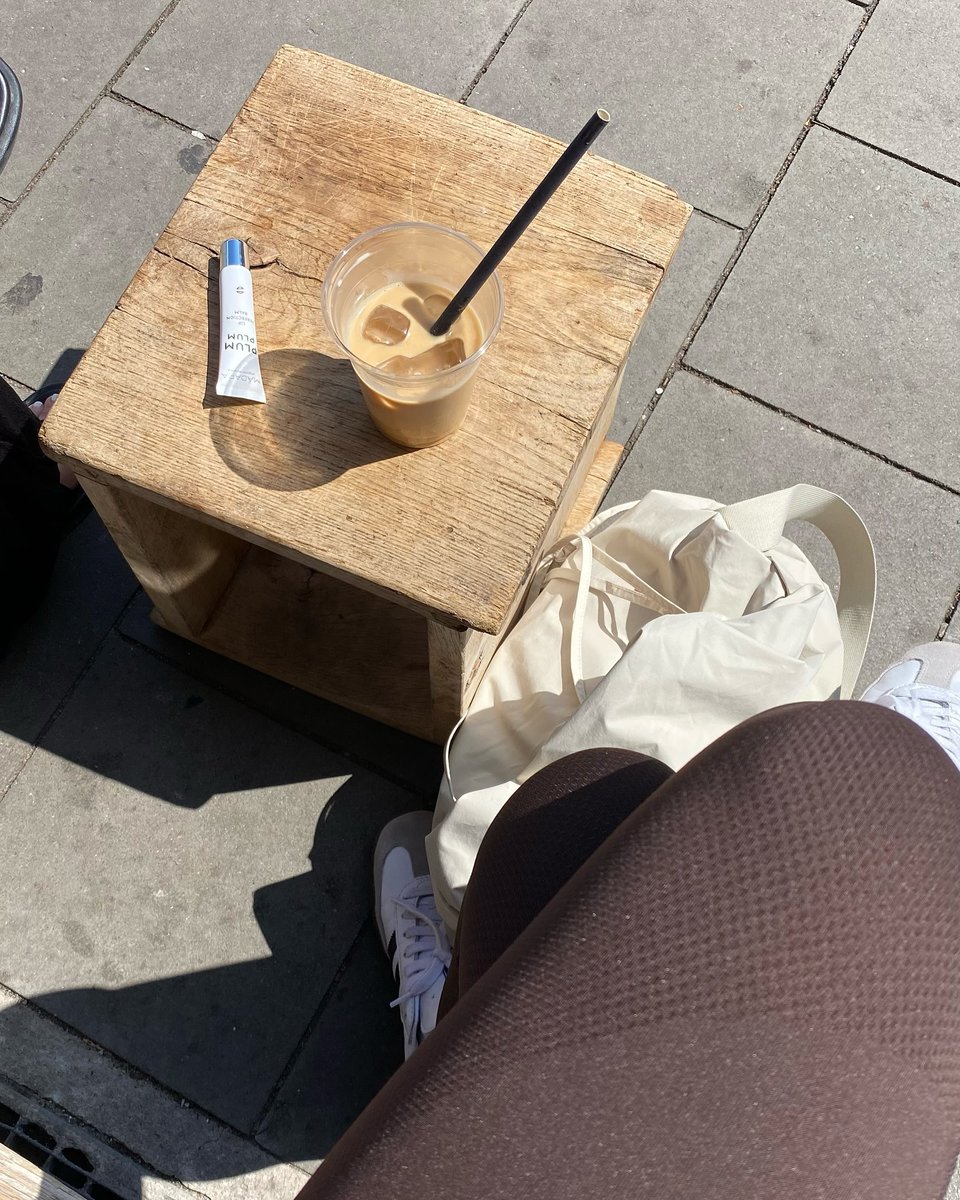 Layla_0503521's tweet photo. The best thing after a workout is sitting down and having an iced coffee ☀️ https://t.co/kwkDIeoAwy