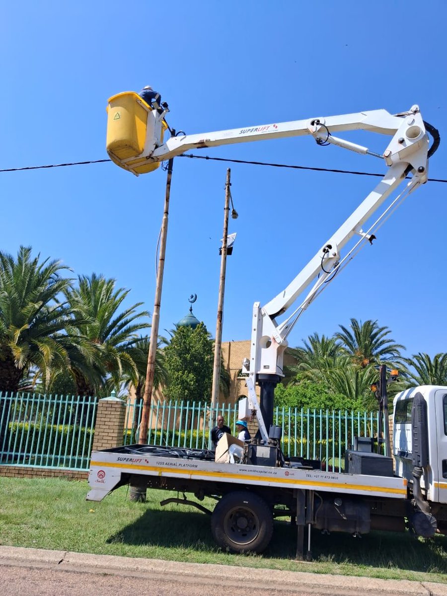 City_Ekurhuleni's tweet photo. ๐ก #FixingTheFrontline | #CoEPowerUpdate
๐ง Streetlight fittings replaced in Alra Park, maintenance completed in Springs, power restored in Selcourt, and streetlights restored in Mayberry Park.
๐ข Report power or streetlight faults: 0860 543 000.
#Ekurhuleni #CoEWorks https://t.co/WAIWTZhVbd