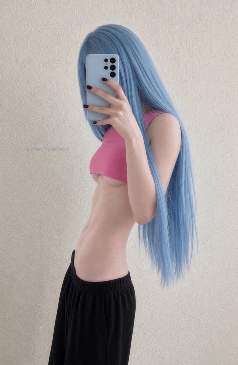 rakymik's tweet photo. you're weak for a girl like me https://t.co/50Dxu9srvi