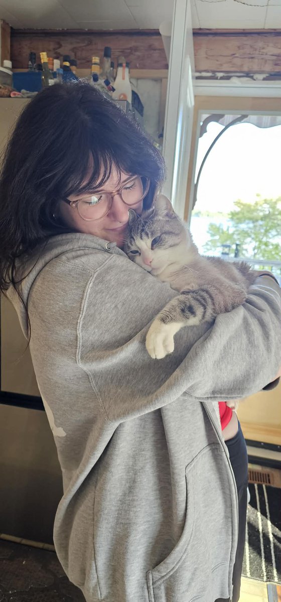 raeameliia's tweet photo. MEET YOUR OOMF!!!! ♫•*¨*•.¸¸♪✧
• name: rach / rae 
• sign: gemini 
• hobbies: reading, gaming, concerts, collecting
• birth flower: rose 
• fav drink: strawberry fruitopia, coke zero 
• fav animal: rabbits, foxes, cats
• comfort movie: httyd, thor ragnarok https://t.co/stD7v4EPGh